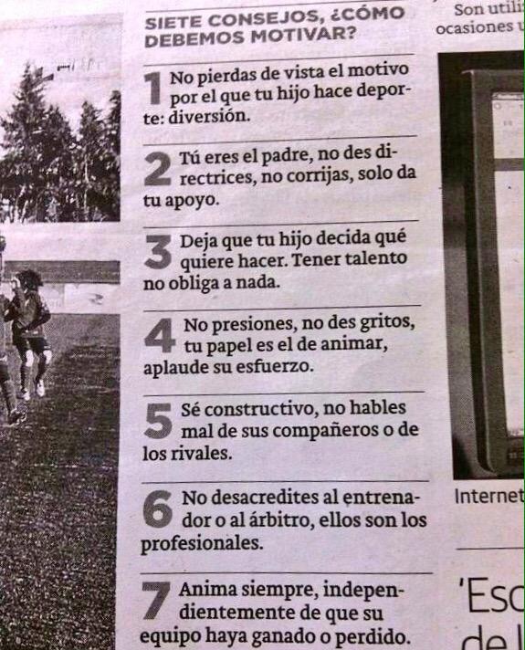 laurasancho1506's tweet photo. Para esos padres modernos que hay por twitter que acuden a ver jugar a sus hijos.. http://t.co/EUIrFdt4cN