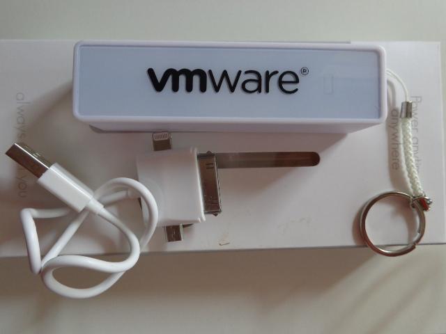 13mgg's tweet photo. hoy llego un "detalle" de #VMware !!! con http://t.co/8o0s8aIayy gracias solo hay que seguir los webcast de #vFriday http://t.co/1l3G0jaqpf