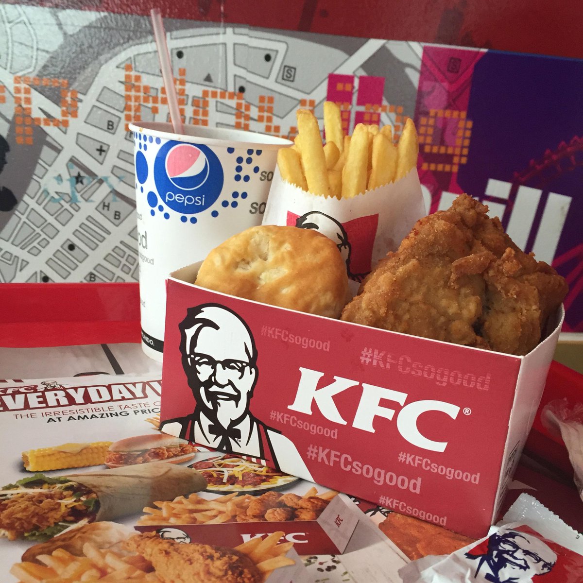 kfcjamaica's tweet photo. The original is still the best? Or would you want BBQ or Spicy in your #KFCJamaica #ChickenBox? #EverydayValueMenu http://t.co/0fW6oJk323
