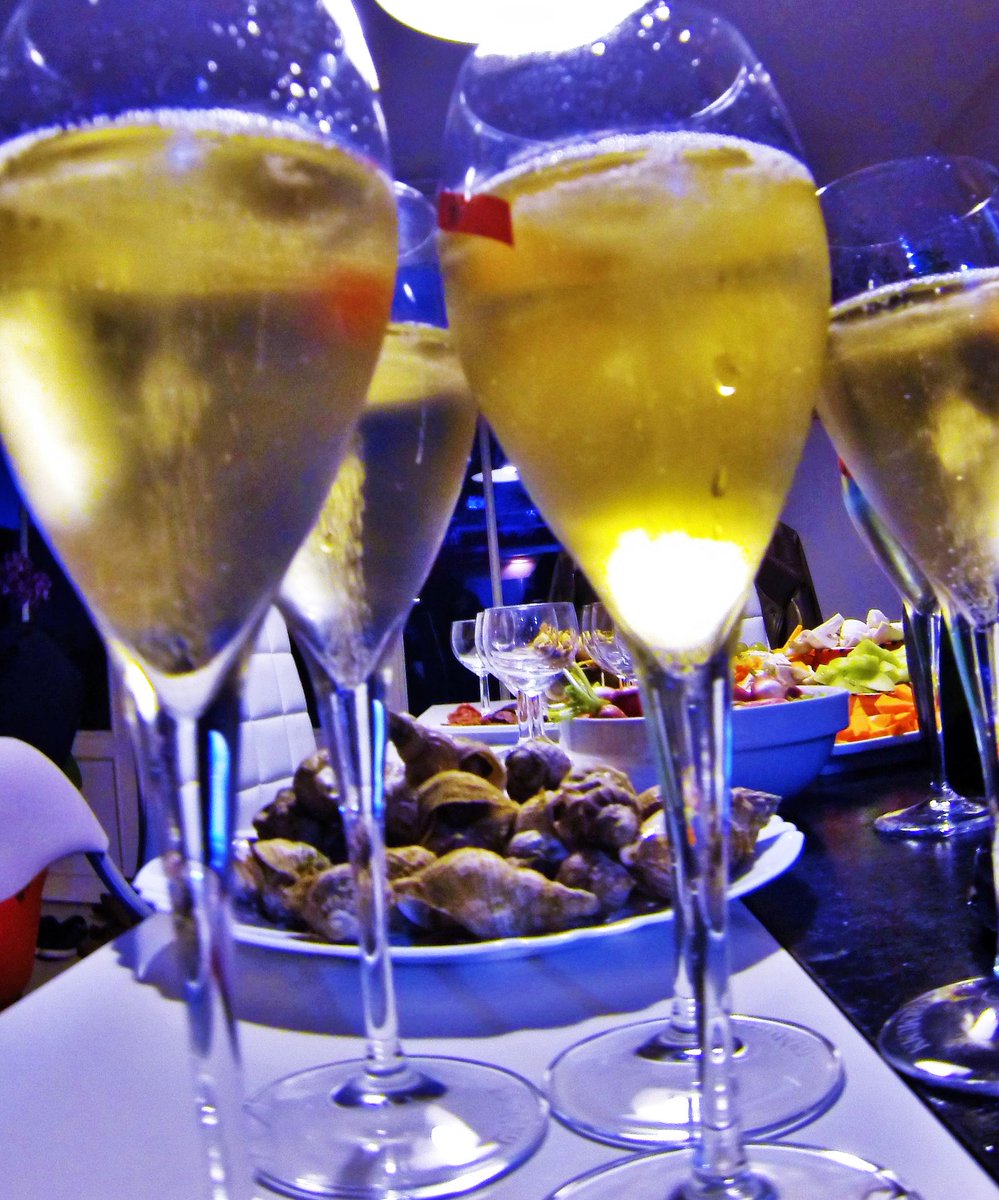 Ribault Kevin Apero Dinatoire Pour Mon Anniversaire Birthday Time Champagne Http T Co Jv2sgazh5r