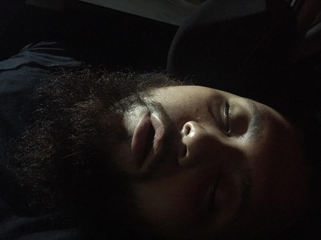 SleepingHendo's tweet photo. While y'all wondering where I been, I was sleep. #couchislife #sleepinghendo #sleepyboyzrecords http://t.co/bWqyDHSU3C