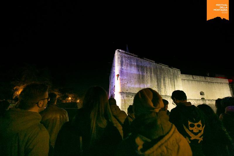 Planetmountain's tweet photo. Festival della Montagna L' Aquila, un successo da 30 mila presenze #alpinismo #FdM2015
http://t.co/GYZueSLUZt http://t.co/Xt1X716Xj7