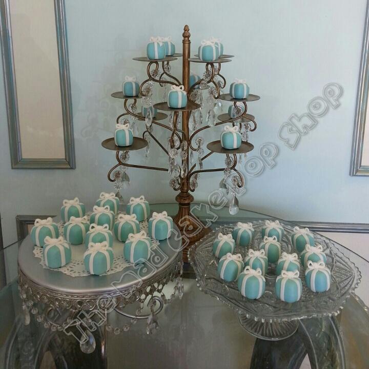 madcakepopshop's tweet photo. Cutest little blue boxes ever. http://t.co/nYmUSh8nny