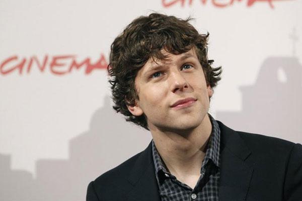  on with wishes Jesse Eisenberg a happy birthday! 