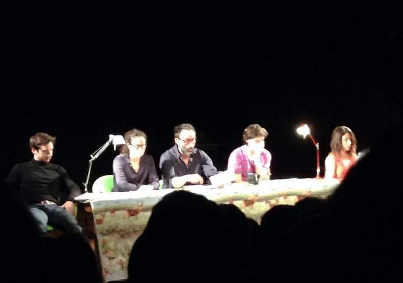 vicunitas_Arg's tweet photo. Lectura del #edec2015 "Pieza Plástica" con @benjavicunamori @elisazulue @elisazulue @NogueraAmparo http://t.co/WKJ2Uwj8Kt