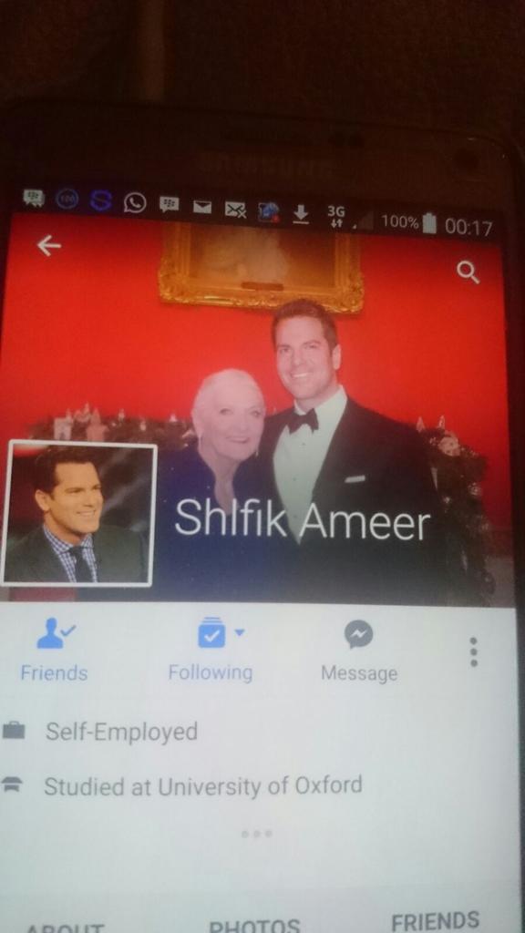 PoppyDharsono's tweet photo. Found your fake account on facebook @ThomasARoberts http://t.co/i5LKmA4rVf
