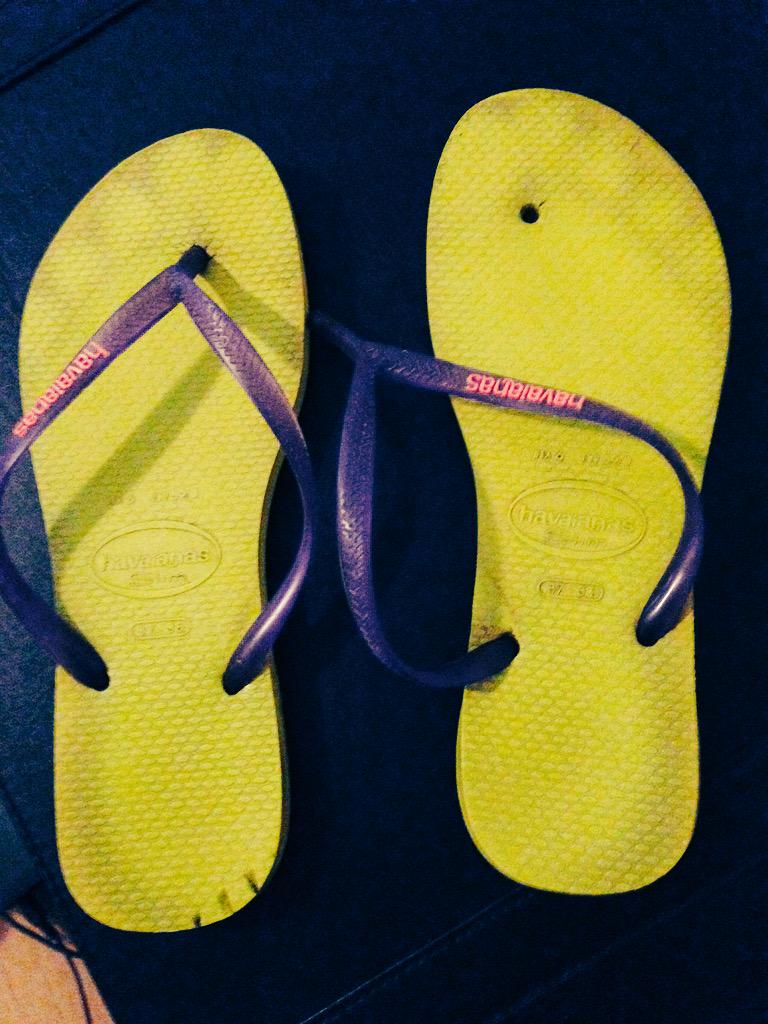 MichelleSamways's tweet image. My havaianas gave up this week ... Second pair this year :-( @havaianas