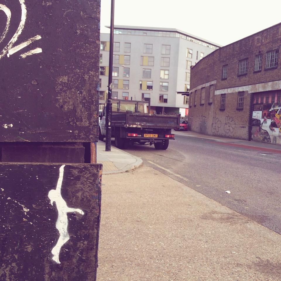 Float_Art's tweet photo. Hanging in #hackneywick #streetart #streetartlondon #float_art http://t.co/cANlgusXN5