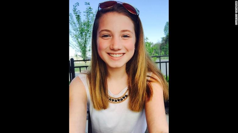 CNN's tweet photo. One student takes over 100 selfies to get one she likes well enough to post #Being13 http://t.co/JKLjyr9e9X http://t.co/y0s51661BY