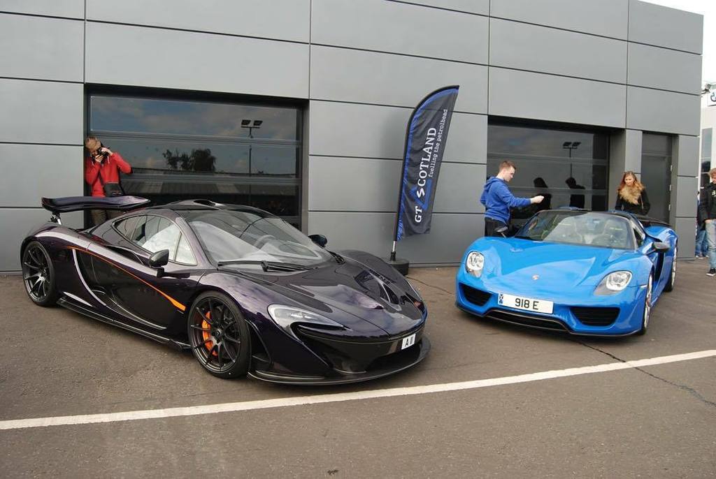 OnlyCarrera's tweet image. Who would have the P1 and who would have the 918? #revlimits #carporn #carsofinstagram #carswithoutlimits #mclaren …