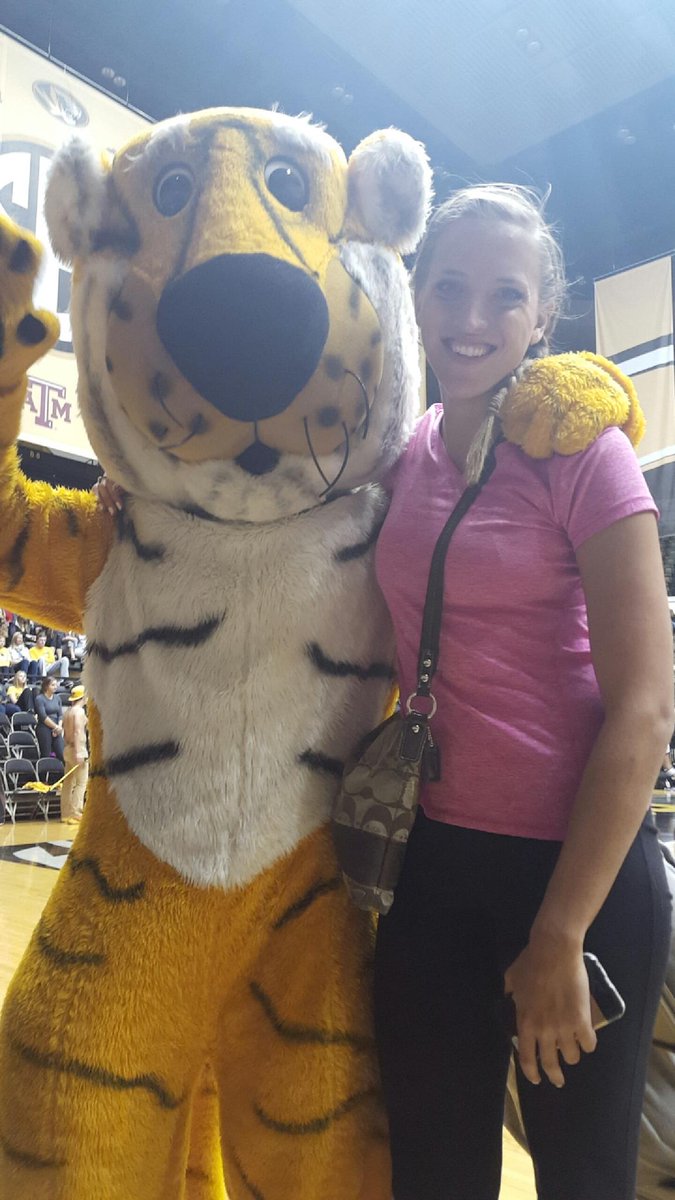 YouvebeenCrewd's tweet photo. Mizzous biggest fan. #mizzou #bigtime @aAngelos7 http://t.co/EeAWhtChTv