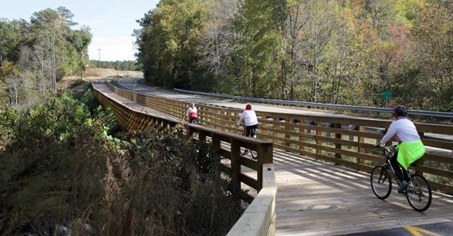 railstotrails's tweet image. The Virginia Capital Trail—a 52-mi  multi-use trail in the Richmond, Va region—is now open! rtc.li/1L2ltgH