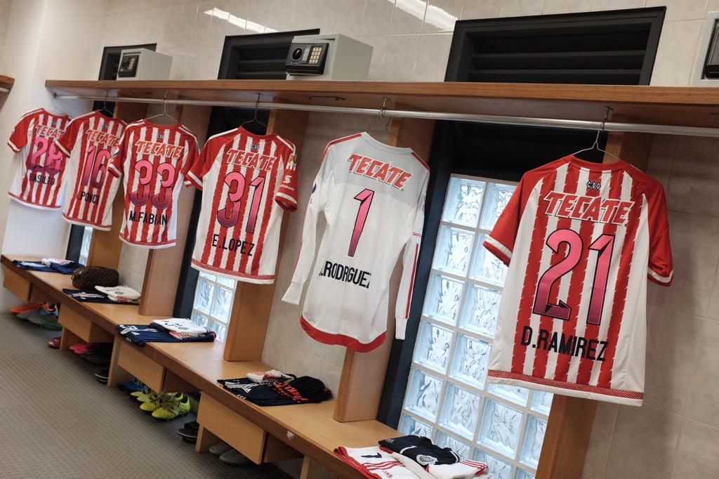 Con este detalle en nuestro jersey, nos unimos a la campaña rosa contra el cáncer de mama y próstata. #SienteTuSalud