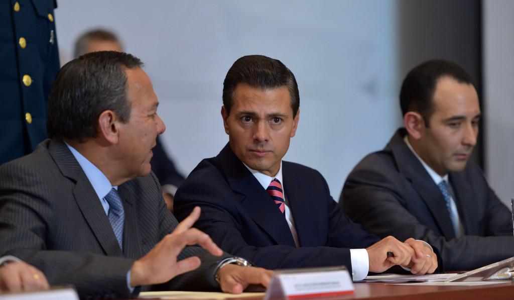No pueden permitirse gobiernos cerrados y autoritarios: EPN - CQl5s2WUYAA-VX1