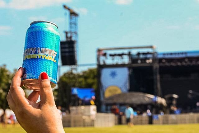theAustinot's tweet photo. Giveaway! Retweet for your chance to win a pair of tickets to #ACLFest Weekend Two! #winacl #sponsor http://t.co/bE43PAlVS5