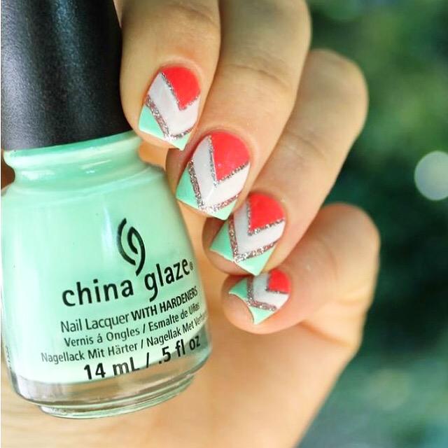 LoveApricotLane's tweet image. You can always catch the chevron pattern on our nails!! 😍👌🏼💅🏼 #ManiMonday #PopularPattern #ChevronNails
