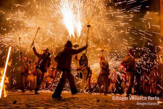 Excel·lents fotografies de <a href="/RogerVilaseca/">Roger Vilaseca</a> de la #Carretillada de #FMCervera dlvr.it/CMJ07r
