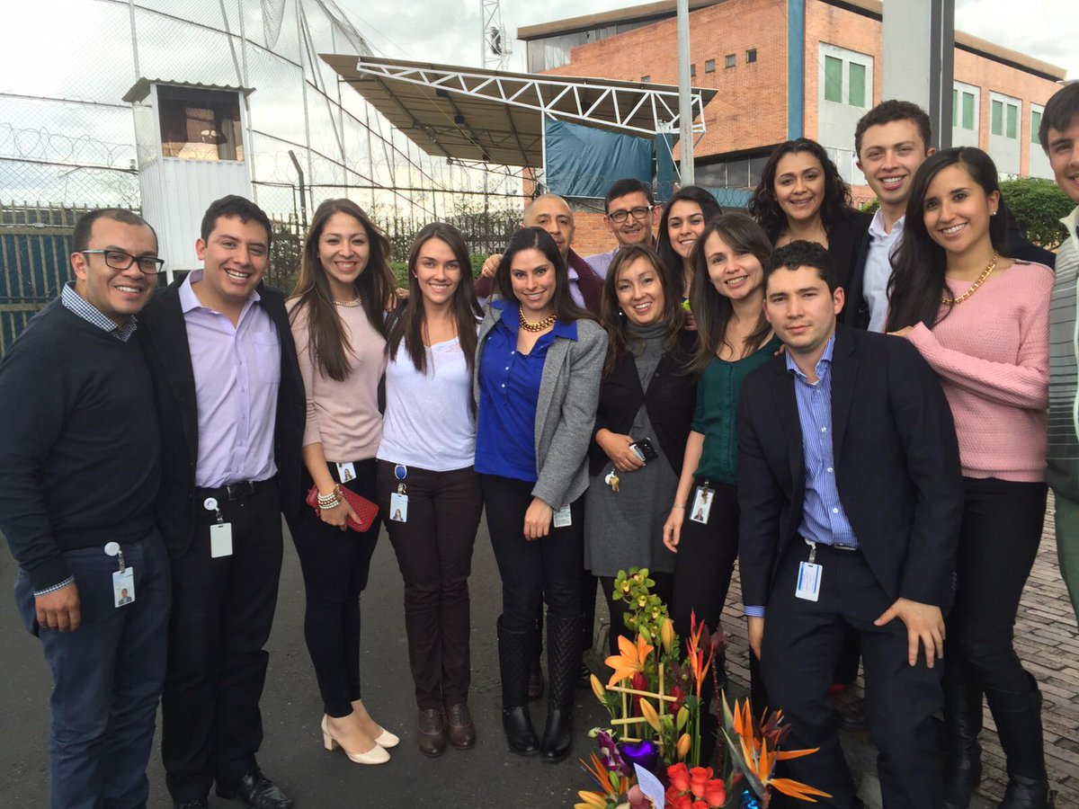 juliandgongora's tweet photo. #IDSFriendship 2 #day we begin an exiting challenge for the 4Q. #YesWeCan #IBM http://t.co/Fx9V1KEQl2