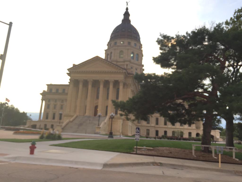 Bluereacto's tweet photo. #Topeka #KansasStateCapitol @ritzbar81 #UStour2015 πΊπΈ http://t.co/KakxEknvas