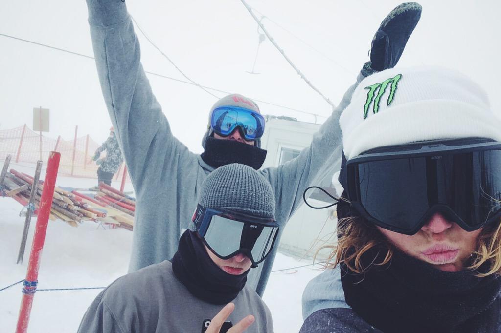 Sebbe De Buck (@sebbedebuck) on Twitter photo Mad fogboarding with dem boiz! #Hintertux Mad fogboarding with dem boiz! #Hintertux