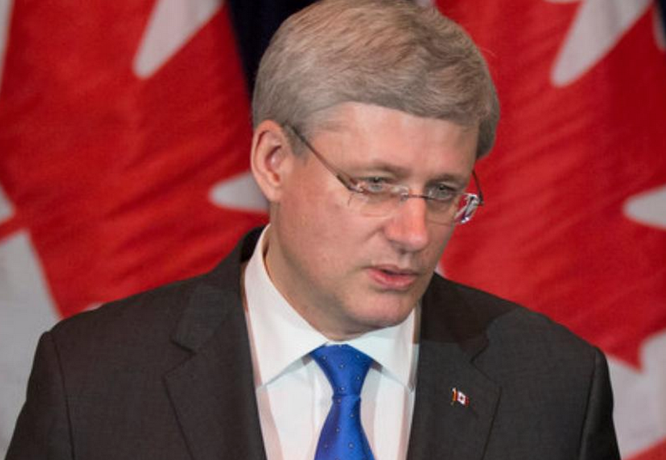 VICENews's tweet photo. Stephen Harper thinks weed is more dangerous than tobacco: http://t.co/FQWIV05otg http://t.co/360QvYh22p