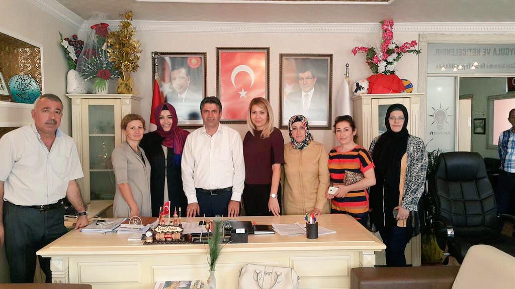 M.Vekilimiz @AvSenaNurCelik  ve M.v adayımız @avisildarcan  proğram öncesi ilçe binamızda