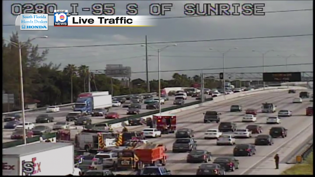 Crash on I-95 SB at Sunrise Blvd #traffic #broward @JeniseFernandez http://t.co/ysz7wQBs35