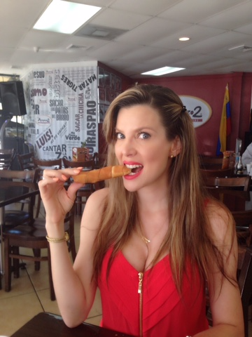 SarahMintzOf's tweet photo. Estos #tequeños sí que son irresistibles!!! De verdad que comerse solo uno es imposible!!! #Antojitos #Venezuela http://t.co/VEKMYOxNal