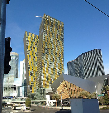 Las Vegas’ green building boom continues by Nick Hart
greenthinkernetwork.com/talk-green/las…