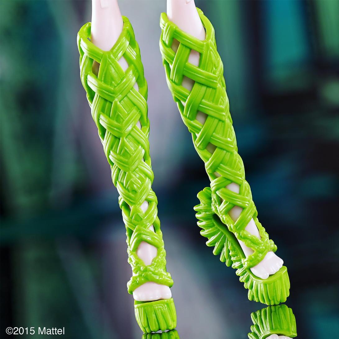 MonsterHigh's tweet photo. Who knew a ghoul could be good at blending in &amp; standing out! Fly back soon for more peaks at our #BrandBooStudent! http://t.co/maI7U22ZXO