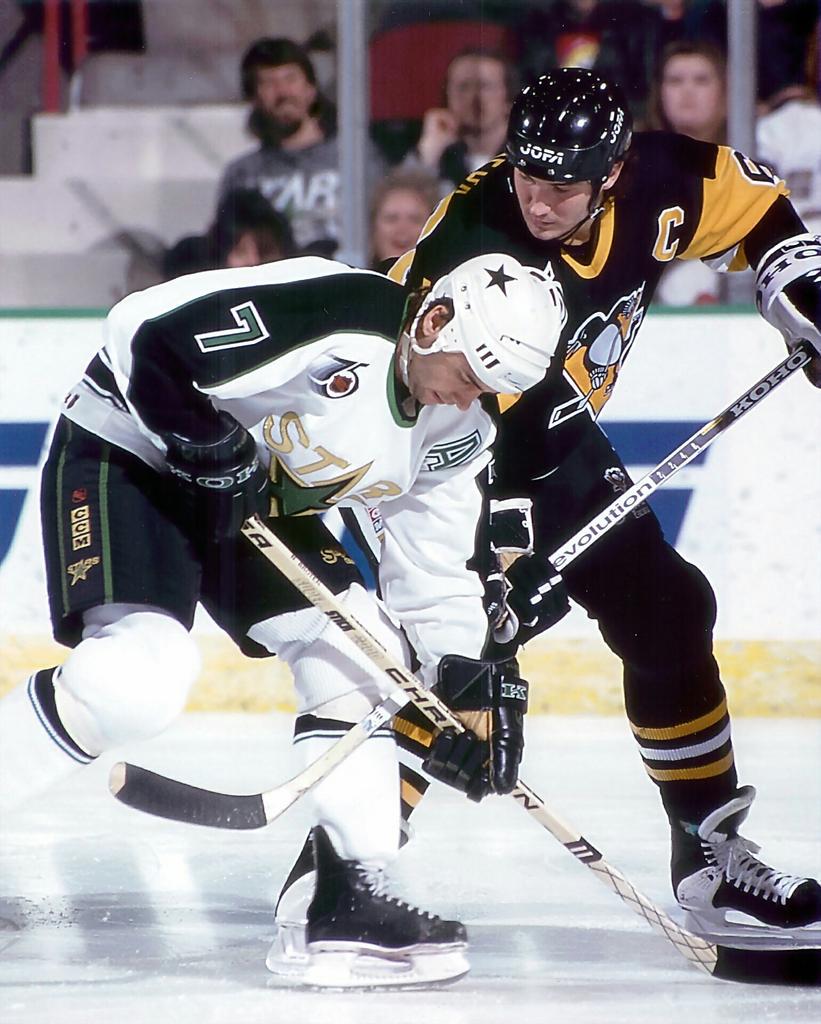 Happy 50th birthday today \"Super Mario\" Lemieux - pic from 1991 battling North Stars Roseau, MN native Neal Broten 