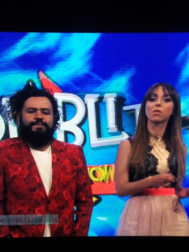 Raiderwolfstud's tweet photo. #retopmtelehit #dashpmtelehit Natalia diciendo que yo gane el kit pink! http://t.co/hTNFgJstSP
