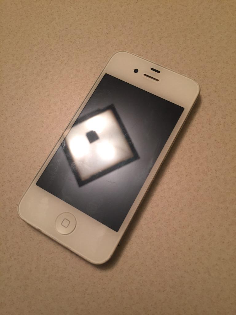sammybobammi12's tweet photo. Had to say goodbye to a good friend today. π #goodbyebrick #helloiphone6 http://t.co/YBTqB6CSqz