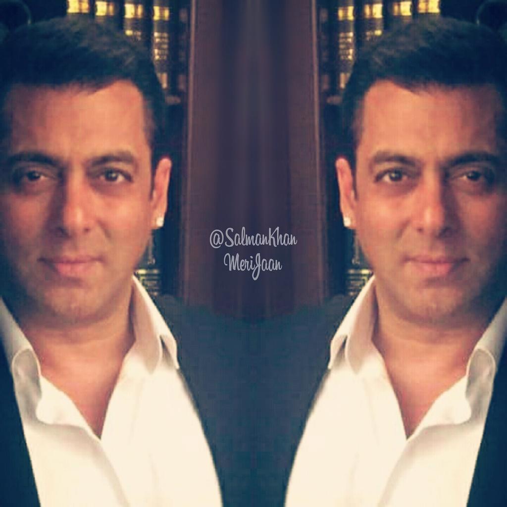 BeingSDayana's tweet image. Most Handsome Man on Earth ❤
@BeingSalmanKhan 
#PremIsBack #27MillionSalmaniacsOnFB 
#10MillionViewsOnPRDPTrailer