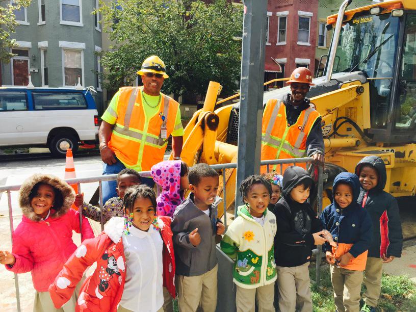 LangSTEMPrincip's tweet photo. PK @LangleySTEM participate in Neighborhood Walk;  learn about manholes, electricity from Pepco #DCPSRising http://t.co/tF3YN6FW0C