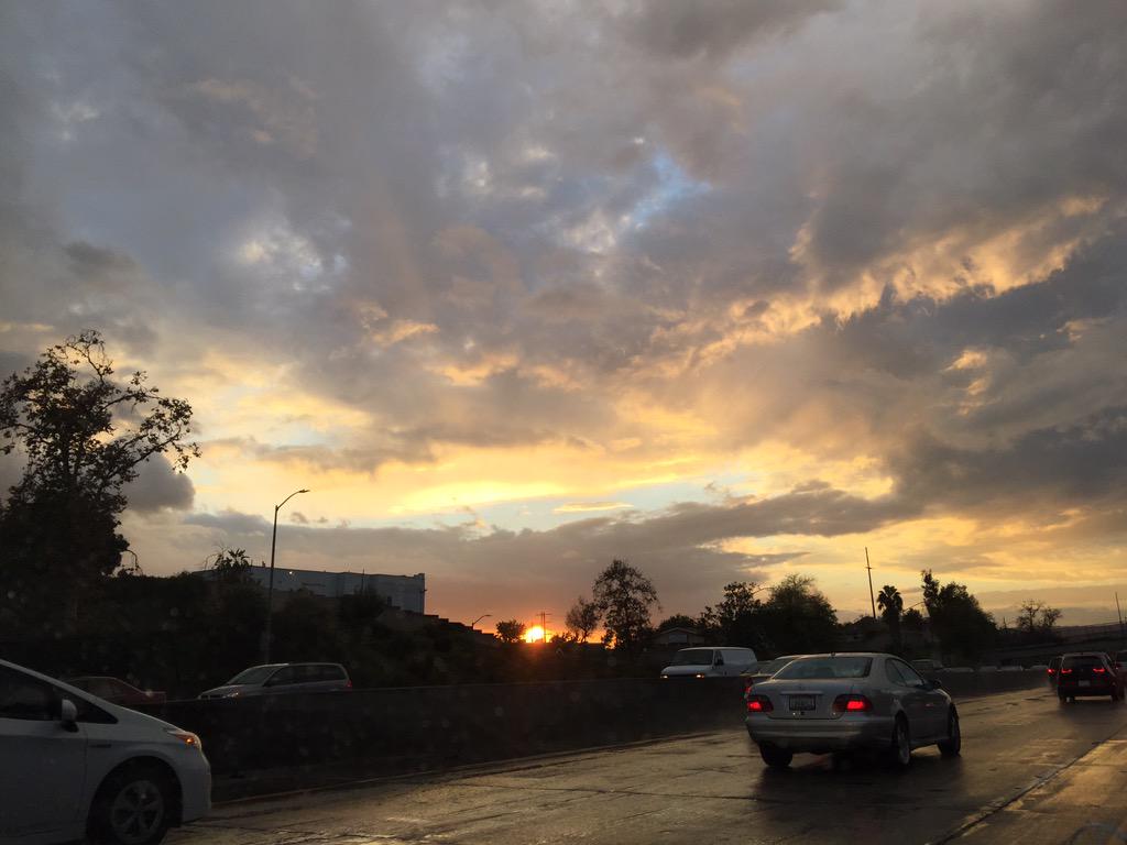Cristian_Solis's tweet photo. Cozy weather:) #LA #lacruising http://t.co/FB1gF8rxf8