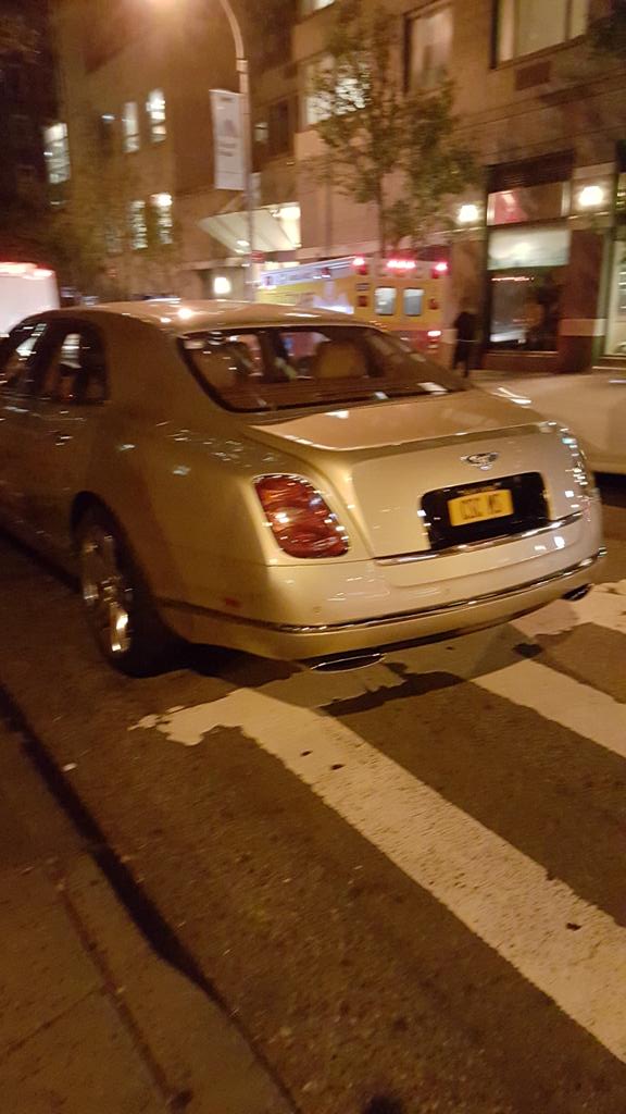 Tubulus's tweet image. Gotta live the (illegally) parked Bentley on the street.