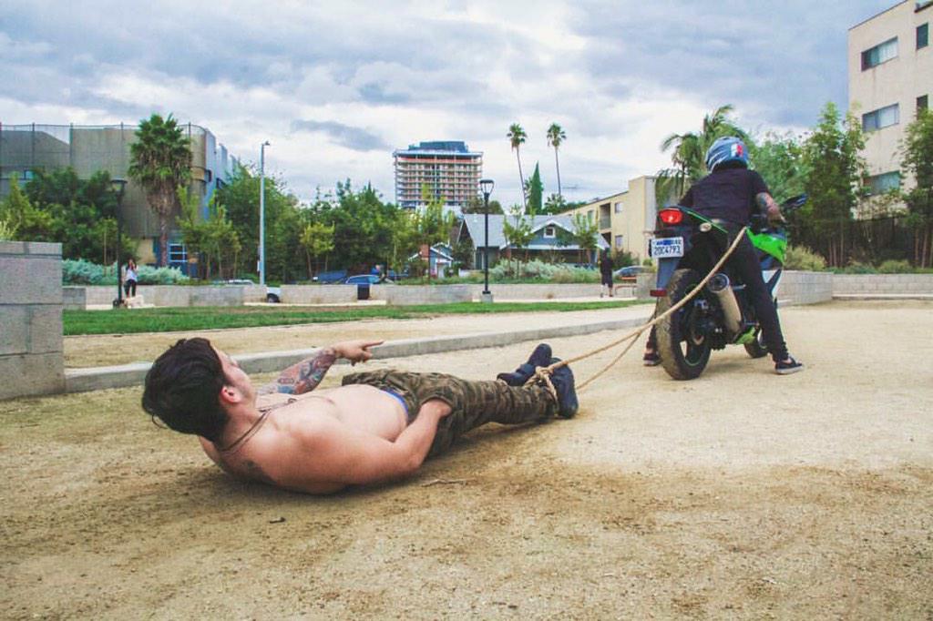 danielsahyounie's tweet image. Hmm that looks pretty fucked up