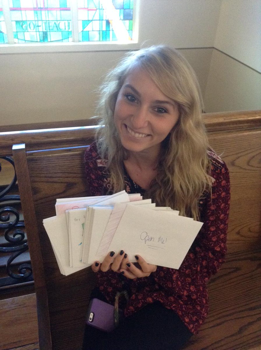 GCCampusCursive's tweet image. So thankful that these gals helped love letter @gracecollege #gcloveletters #moreloveletters