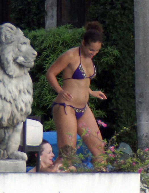 .@aliciakeys sexy bikini body via @BellasEnBikini http://t.co/D5rKxKFdvq<a class="tags" target="_blank" title="On Twitter" href="/?out=eyJ0eXAiOiJKV1QiLCJhbGciOiJIUzUxMiJ9.eyJpYXQiOjE3MjEzMTgxMzMsImlzcyI6InR3cG9ybnN0YXJzLmNvbSIsIm5iZiI6MTcyMTMxODEzMywiZXhwIjoxNzUyODU0MTMzLCJyZWRpcmVjdF91cmwiOiJodHRwczovL3R3aXR0ZXIuY29tL2FsaWNpYWtleXMifQ.PAe_pyEL2s1GxmrnChu9Jg0-2BwOw9dfNEdDJ2TqG6pbQ632CYgFL5OZXDyliunH3ymMHB2htF7DBE3-ED5peQ">@aliciakeys</a><a class="tags" target="_blank" title="On Twitter" href="/?out=eyJ0eXAiOiJKV1QiLCJhbGciOiJIUzUxMiJ9.eyJpYXQiOjE3MjEzMTgxMzMsImlzcyI6InR3cG9ybnN0YXJzLmNvbSIsIm5iZiI6MTcyMTMxODEzMywiZXhwIjoxNzUyODU0MTMzLCJyZWRpcmVjdF91cmwiOiJodHRwczovL3R3aXR0ZXIuY29tL0JlbGxhc0VuQmlraW5pIn0.WwNTgkqCr5bxm_qXTqXaSwOhM4Z_Feb2n-8kZZq6JSi9-8fLnt8DjcueTAN68cwvDTJXMNgxgzleUZKuNKSHaA">@BellasEnBikini</a><a href="/tag/glow"class="tags"><span>#glow</span></a><a href="/tag/alisonbrie"class="tags"><span>#alisonbrie</span></a>