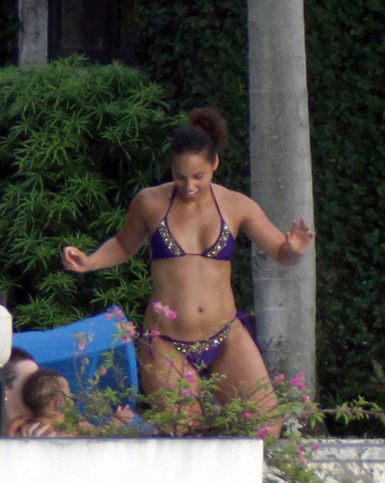 .@aliciakeys sexy bikini body via @BellasEnBikini http://t.co/D5rKxKFdvq<a class="tags" target="_blank" title="On Twitter" href="/?out=eyJ0eXAiOiJKV1QiLCJhbGciOiJIUzUxMiJ9.eyJpYXQiOjE3MjEzMTgxMzQsImlzcyI6InR3cG9ybnN0YXJzLmNvbSIsIm5iZiI6MTcyMTMxODEzNCwiZXhwIjoxNzUyODU0MTM0LCJyZWRpcmVjdF91cmwiOiJodHRwczovL3R3aXR0ZXIuY29tL2FsaWNpYWtleXMifQ.PNeleHN9k7OmremJIPSMuSZRLYxbyABPj9_1WVJZL_NZjjzuZcpLkq1yC60I2GXpAiUNU6hfpdwmEi5w5tc1KA">@aliciakeys</a><a class="tags" target="_blank" title="On Twitter" href="/?out=eyJ0eXAiOiJKV1QiLCJhbGciOiJIUzUxMiJ9.eyJpYXQiOjE3MjEzMTgxMzQsImlzcyI6InR3cG9ybnN0YXJzLmNvbSIsIm5iZiI6MTcyMTMxODEzNCwiZXhwIjoxNzUyODU0MTM0LCJyZWRpcmVjdF91cmwiOiJodHRwczovL3R3aXR0ZXIuY29tL0JlbGxhc0VuQmlraW5pIn0.ZejK0k08ygQoCdCok9Tr8FPpLhwzMx4gjM_SWgz7QV8CUpIyXuxkquqE1L5lrMItURS1n3Yp3rWOsEUBjG2-QA">@BellasEnBikini</a>