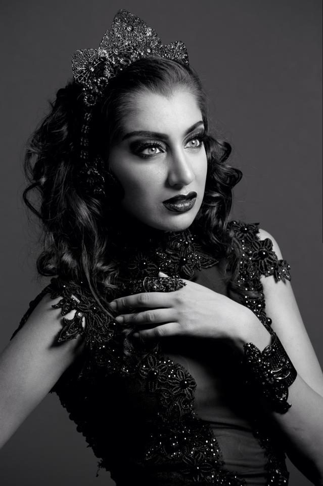 LevyJ87's tweet photo. #mood 👑 😈 @PriyankaSamra http://t.co/ikID5WRu22
