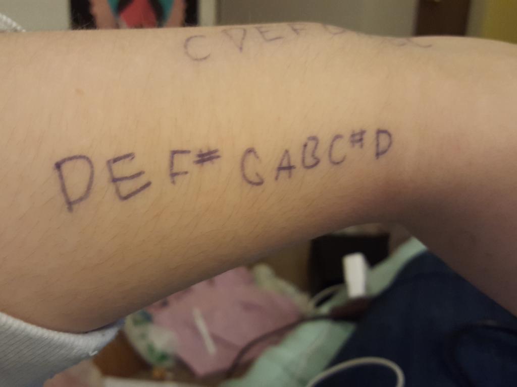 jelIymv's tweet image. When you forgot your music and your director gives you a new scale so you have to just #bandkidproblems