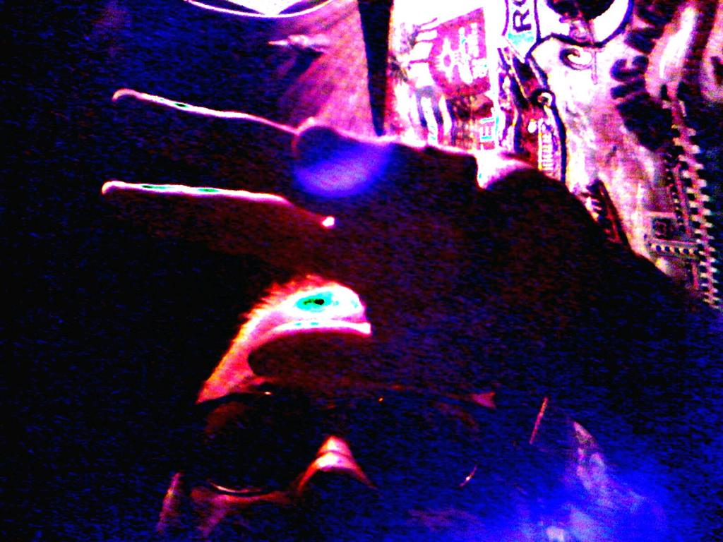 Ma messagelings thank u for the love share. Hot sweat dreams y\all!happy bday again Russell Mael SPARKS ROCKS!! 