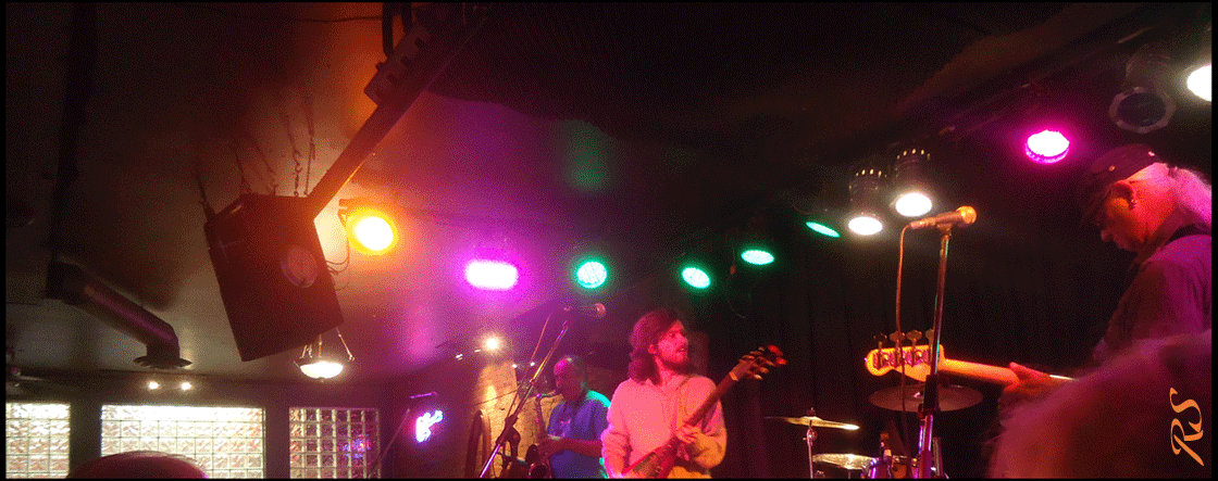 Ric_Steed's tweet photo. Boogied my heart out , me and mandy,
danciing at the queens #nanaimo
cheers all...  gottaluvnanaimo ///get out there! http://t.co/pn0IfFrMRx