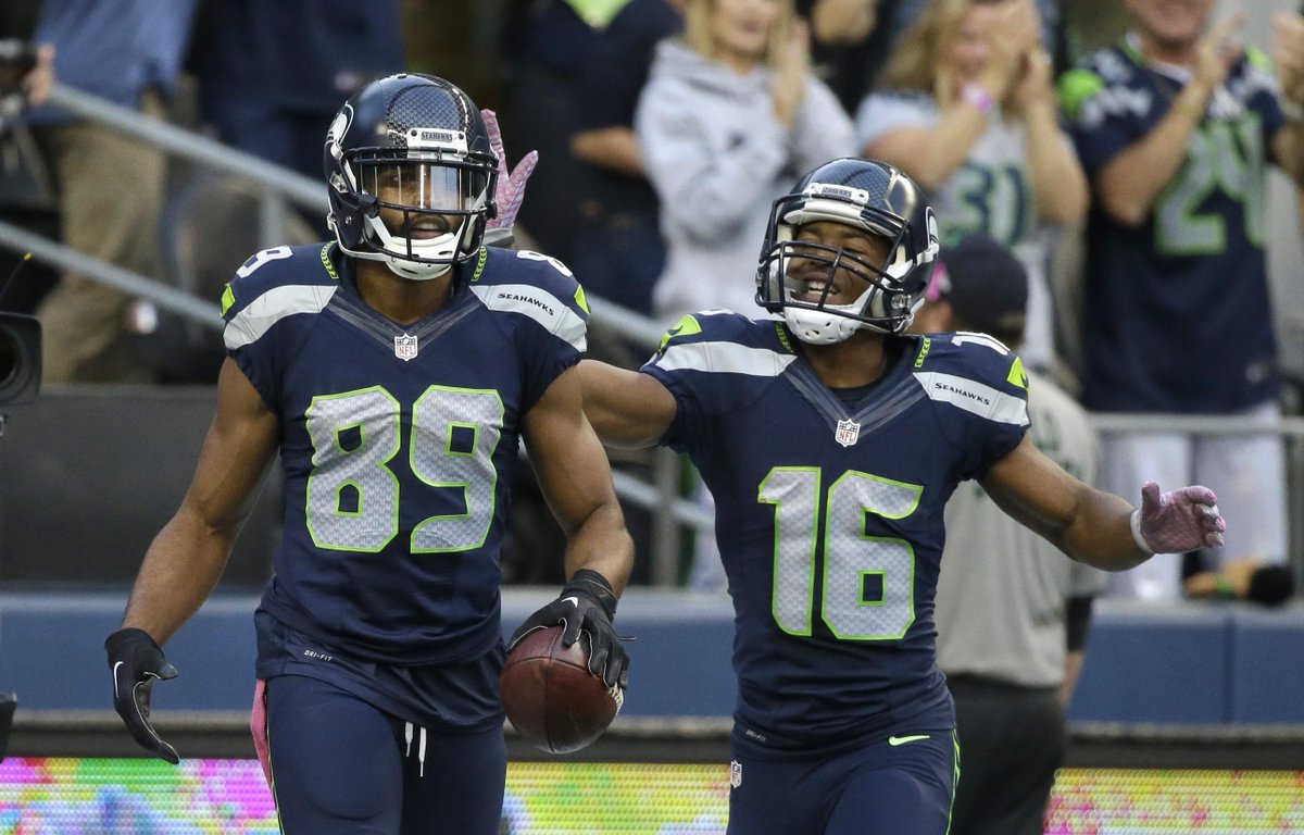 SportsCenter's tweet image. SEAHAWKS WIN! Seattle wins 10th straight @ESPNMondayNight game after Kam Chancellor forced fumble at 1-yard line.