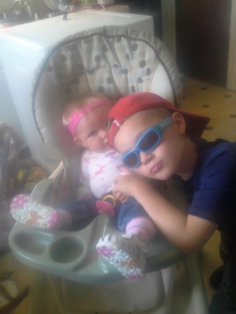 desirae_lear's tweet image. My daughter lisa ann and my son Isaiah Richard