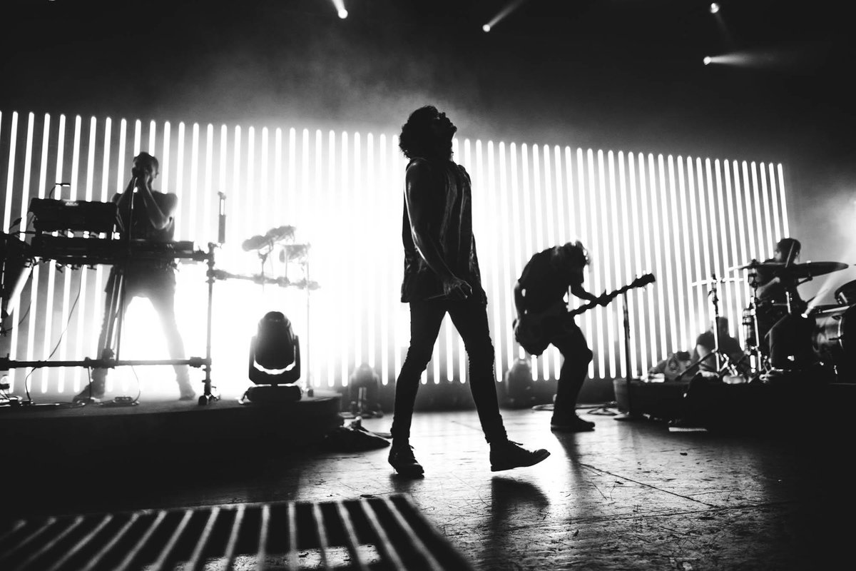 bmthofficial's tweet photo. New York, NY tonight.

📷 - @ashleyophoto http://t.co/YwDbl30FVH