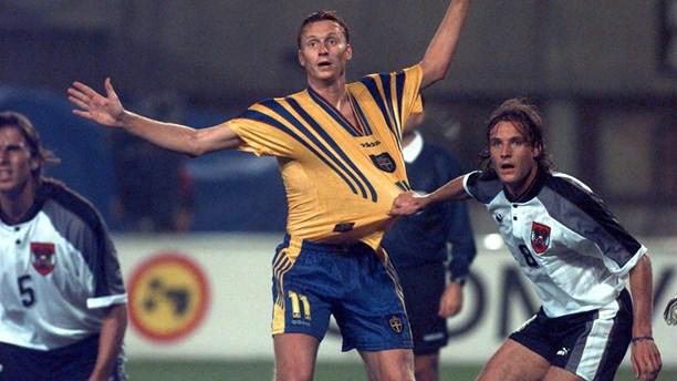 Happy Birthday to Kennet Andersson, former striker of Sweden. 
Huge guy, great header, big fighter. 