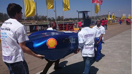 teamendeavour_'s tweet photo. At @ZwartkopsRace Track moments before the race with the energy efficient car of the future. #TeamEndeavour  #WDTF http://t.co/O3mJvo0bt6